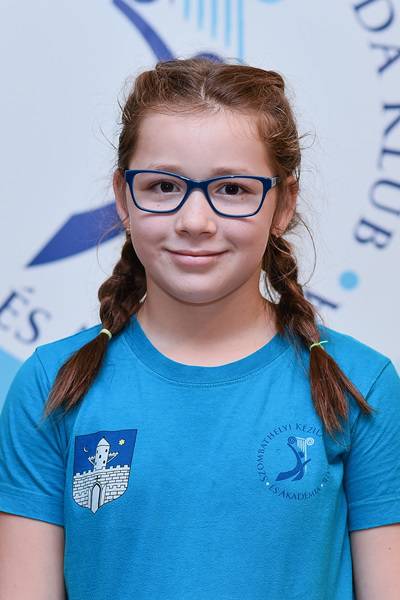 Lakics Eszter