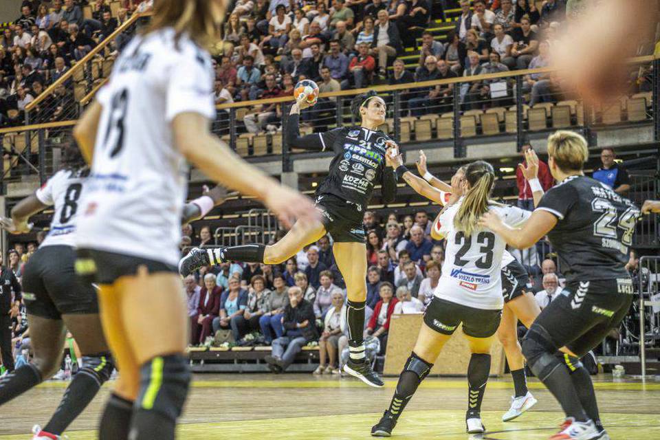 Közel 2 ezer ember nem nézheti meg Szombathelyen az EHF-kupagyőztes elleni hazai meccsünket!
Közel 2 ezer ember nem nézheti meg Szombathelyen az EHF-kupagyőztes elleni hazai meccsünket!