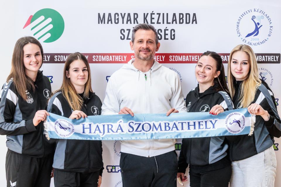 Helyi tehets�gek a j�v� csapat�ban – n�gy fiatal �rt al�