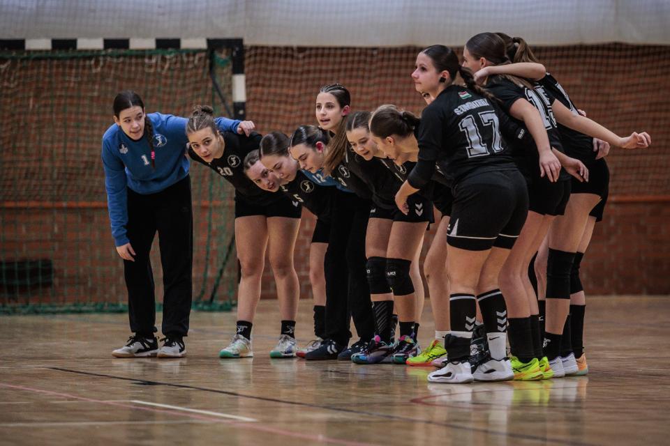 Kett�s siker hazai p�ly�n