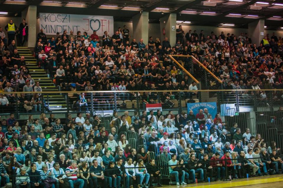 Korltozsok nlkl lehet kzilabda-meccseket rendezni