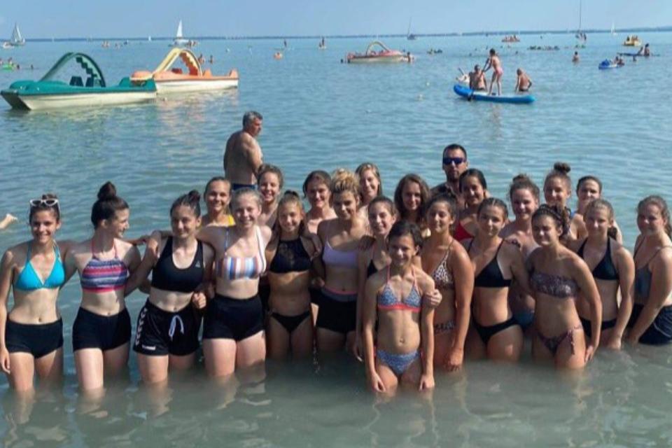 Edzmeccsek utn a Balatonban is megmrtzott a serdl
