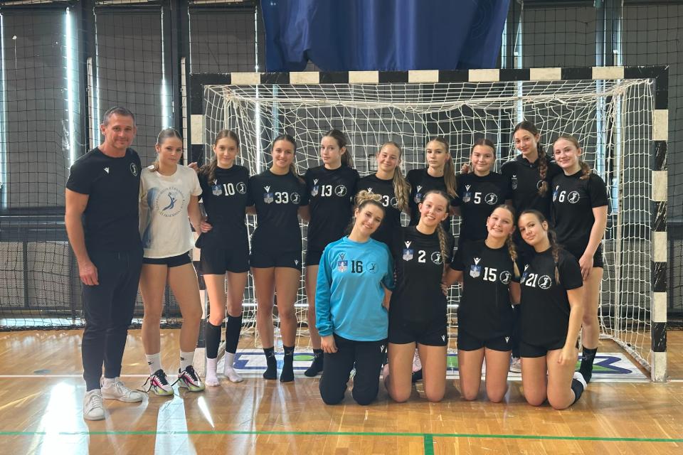 U16: Fiataljaink a feln�tt bajnoks�gban is p�ly�ra l�pnek