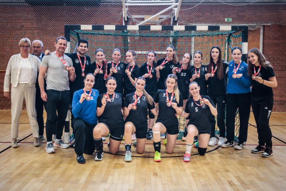 Bronz�remmel z�rta a szezont U16-os csapatunk