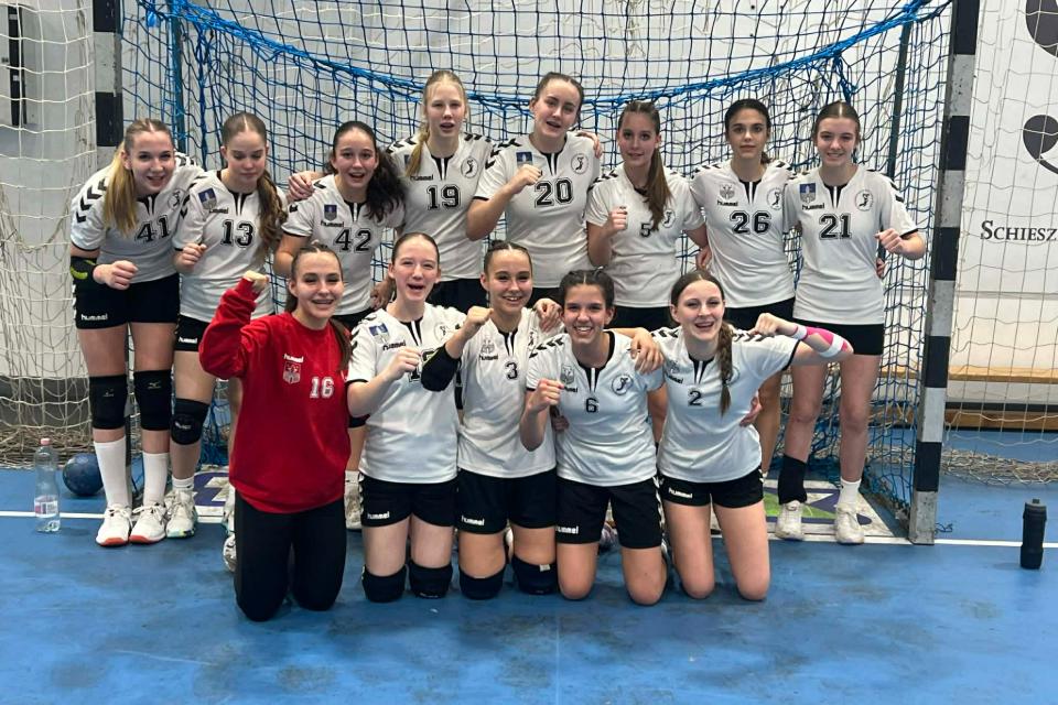 Kett�s gy�zelem Budakal�szon az U15-�s K�z�ph�zban