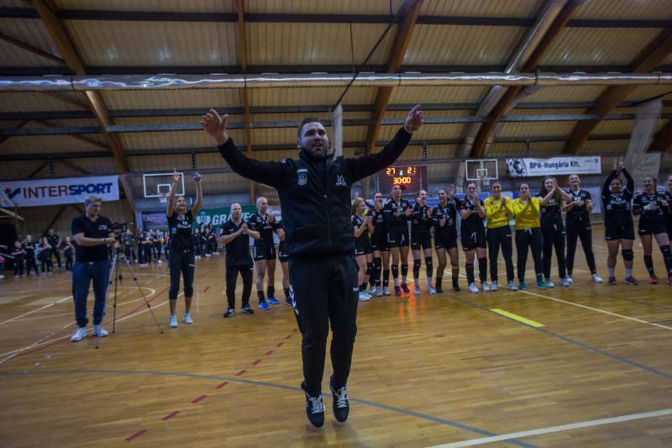 gy nnepelt csapatunk, szakmai stbunk s kznsgnk!