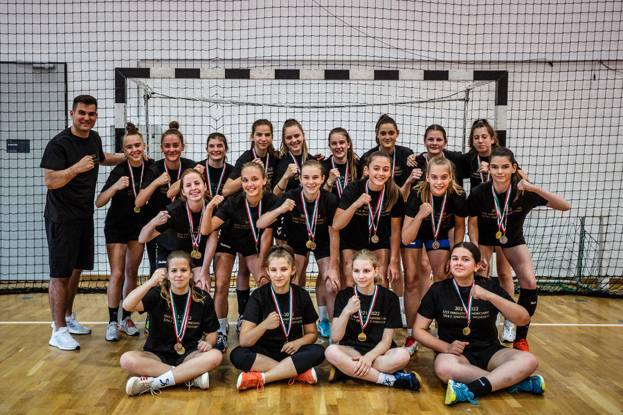 Emlkplt kapott a fantasztikus szezont zr U14-es csapatunk
