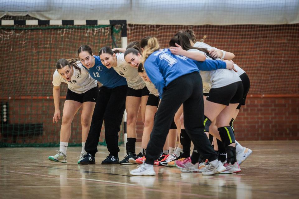 U18: Idegenbeli gy�zelem hull�mz� teljes�tm�nnyel