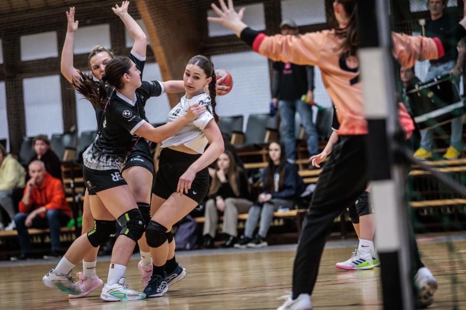 Ut�np�tl�s k�rk�p: edz�i �rt�kel�sek a 11–12. fordul�b�l