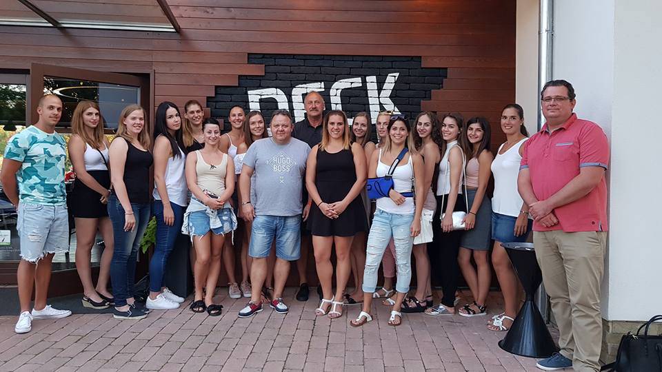 Szezonnyit vacsora a Deck Bistro & Bar-ban.