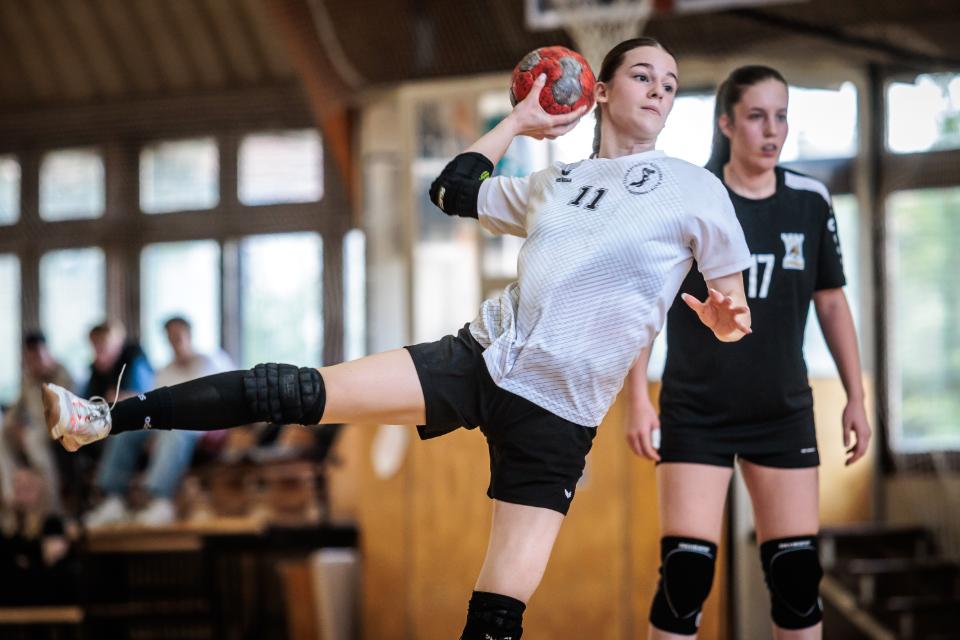 Pont n�lk�l, de emelt f�vel z�rt az U18