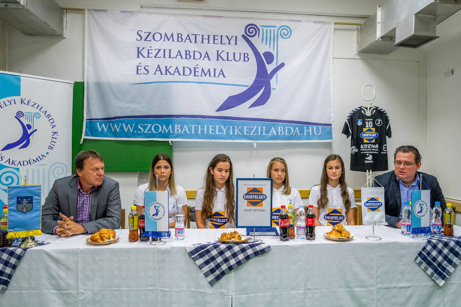 A Swietelsky llt az akadmia mell