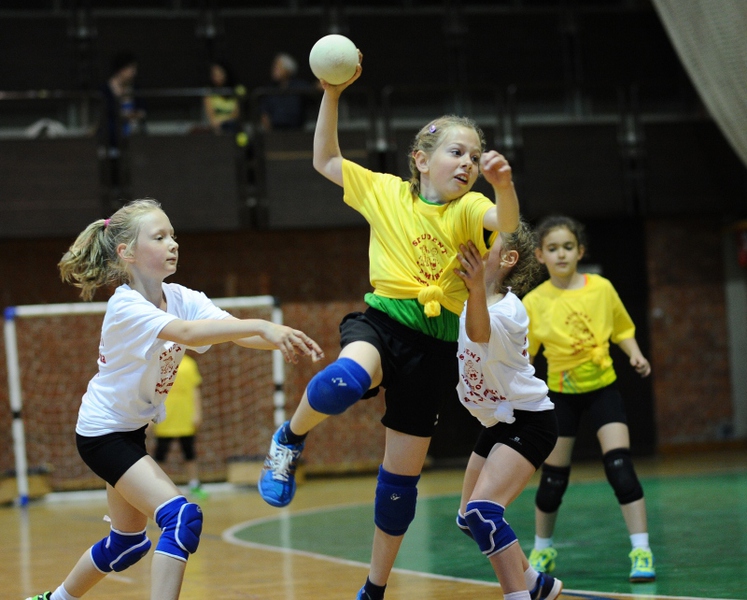 RENDELKEZZEN TRSASGI ADJVAL!