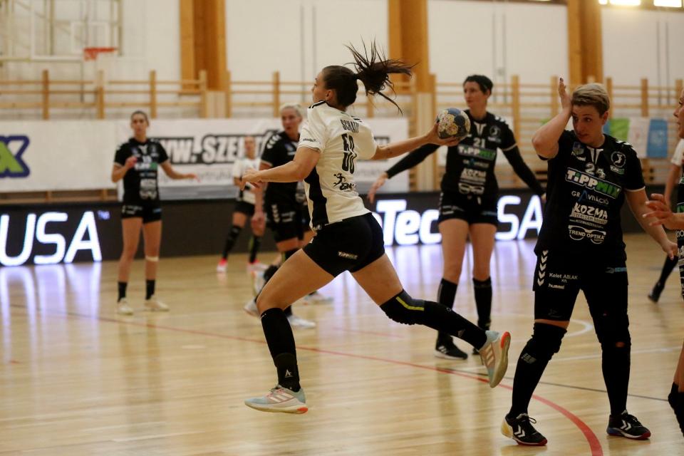 Hajszlon mlott: elkpeszt izgalmak utn egy gllal kikaptunk a nyitnyon