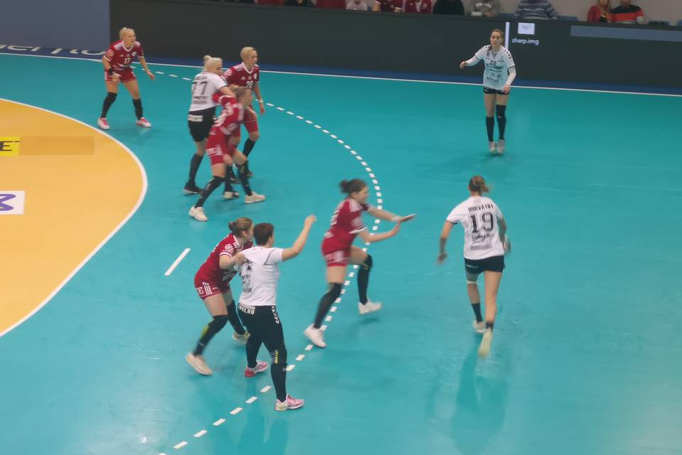 Jobbak voltak vendgltink: DVSC - SZKKA 30-18