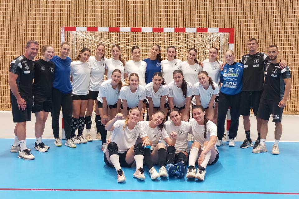 D�ntetlennel z�rtuk els� felk�sz�l�si m�rk�z�s�nket