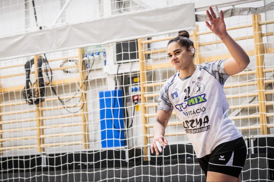 Klubunk k�z�s megegyez�ssel szerz�d�st bontott Milena Maria De Souza Menezes-szel