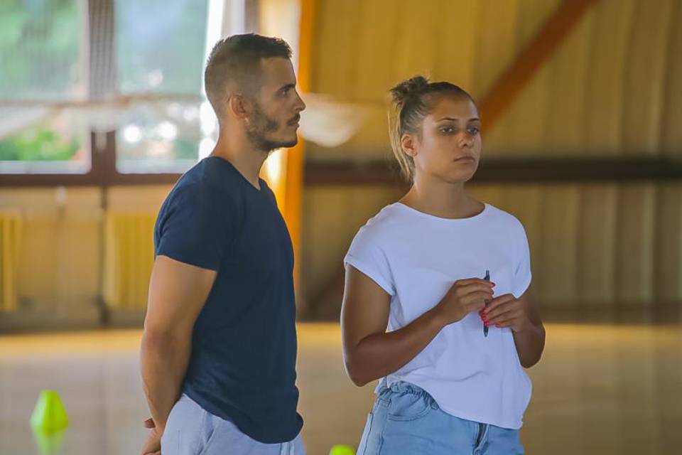 Gygymasszr a fiatalok mellett