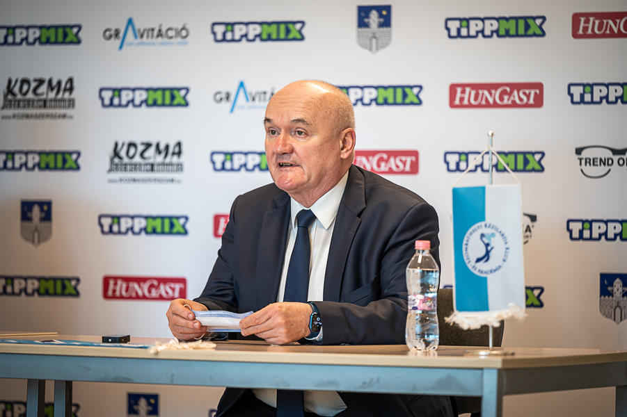 Dr. Hende Csaba lett az SZKKA tiszteletbeli elnke