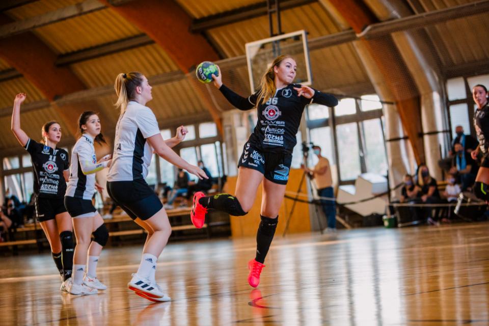 NB I/B: A msodik flidben fordtott a Sylver Ops Cafe SZKKA